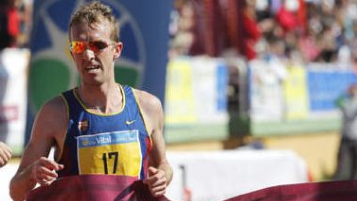 El gran sueño del atleta gordonés es correr en un equipo potente que lleve por bandera el escudo de