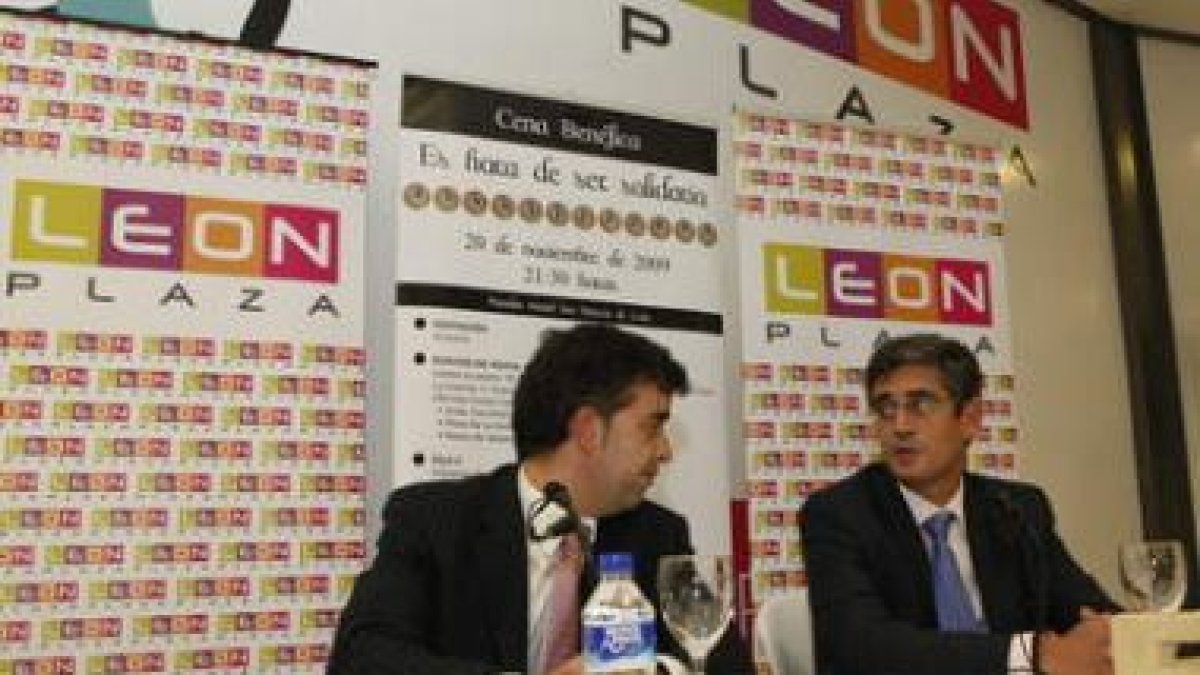 Pablo Álvarez y Jaime Manzanedo en la presentación de la cena benéfica.