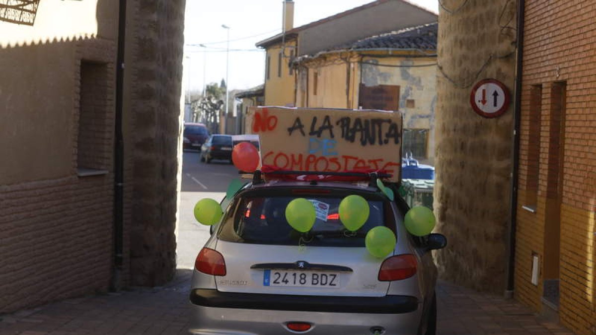 Imagen de una protesta llevada a cabo contra la planta de compostaje de Reliegos. MARCIANO PÉREZ