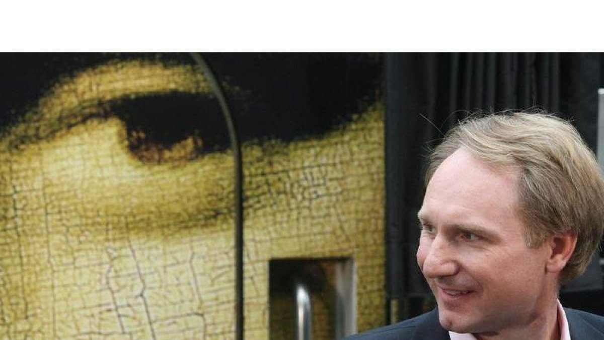 El célebre escritor Dan Brown, que publica una nueva novela de misterio, ahora sobre la obra cumbre de Dante.