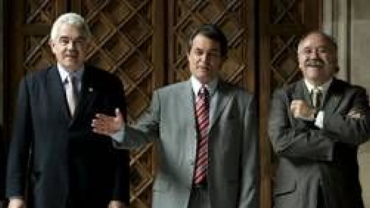 Maragall, Mas y Carod Rovira charlan antes de la reunión que mantuvieron previa al pleno