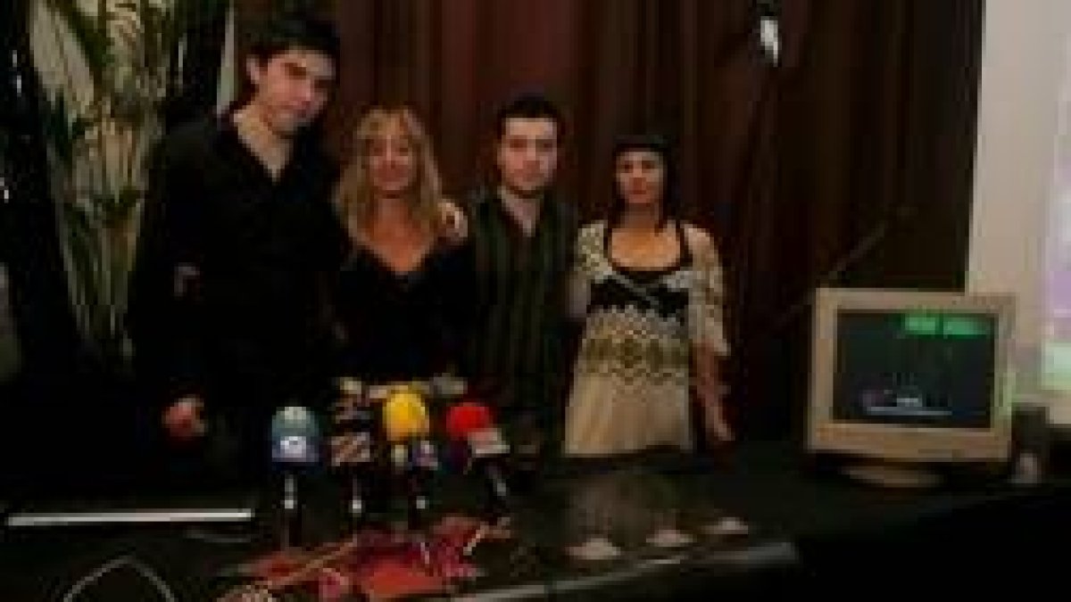 El equipo de «Sin Complejos», ayer en la puesta de largo de las web