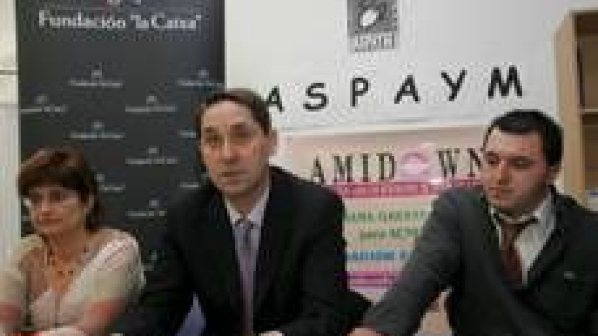 Aurora Salguedo, Pablo Sancho y Francisco Sardón, durante la presentación del convenio