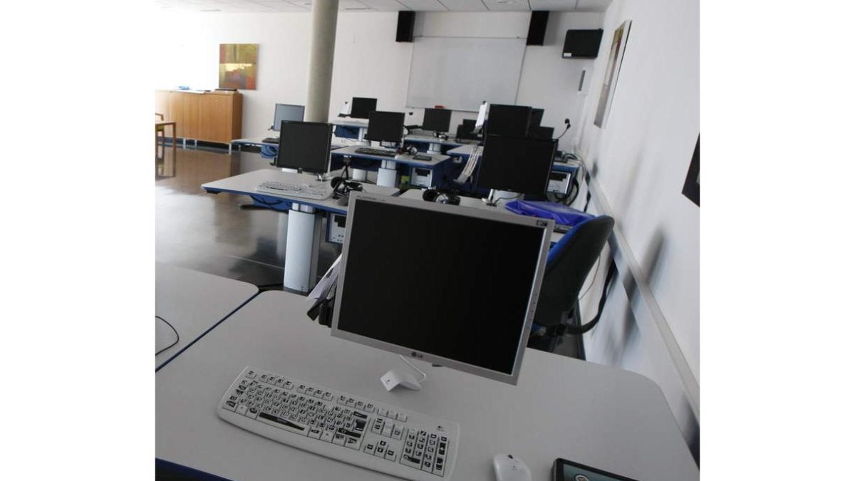 Una de las aulas de nuevas tecnologías del CRE.