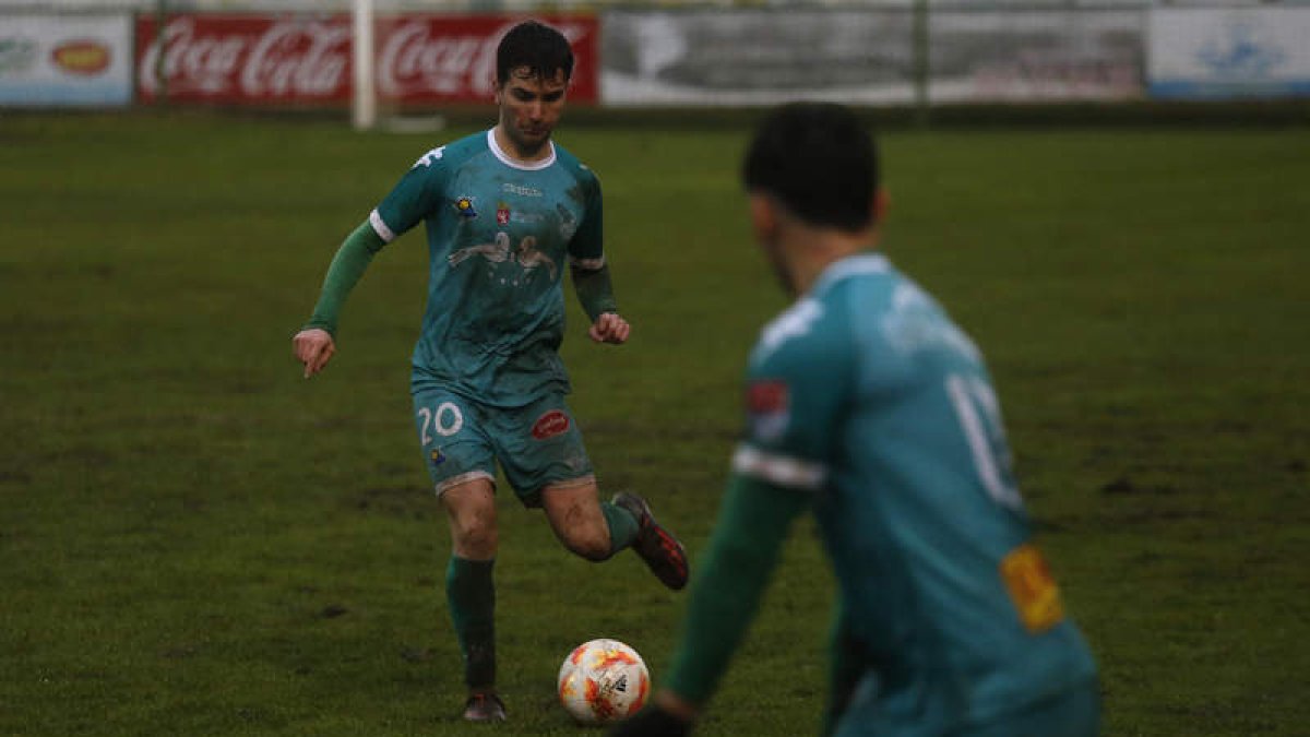 El Atlético Astorga mereció un mejor resultado que el punto cosechado en Palencia. FERNANDO OTERO