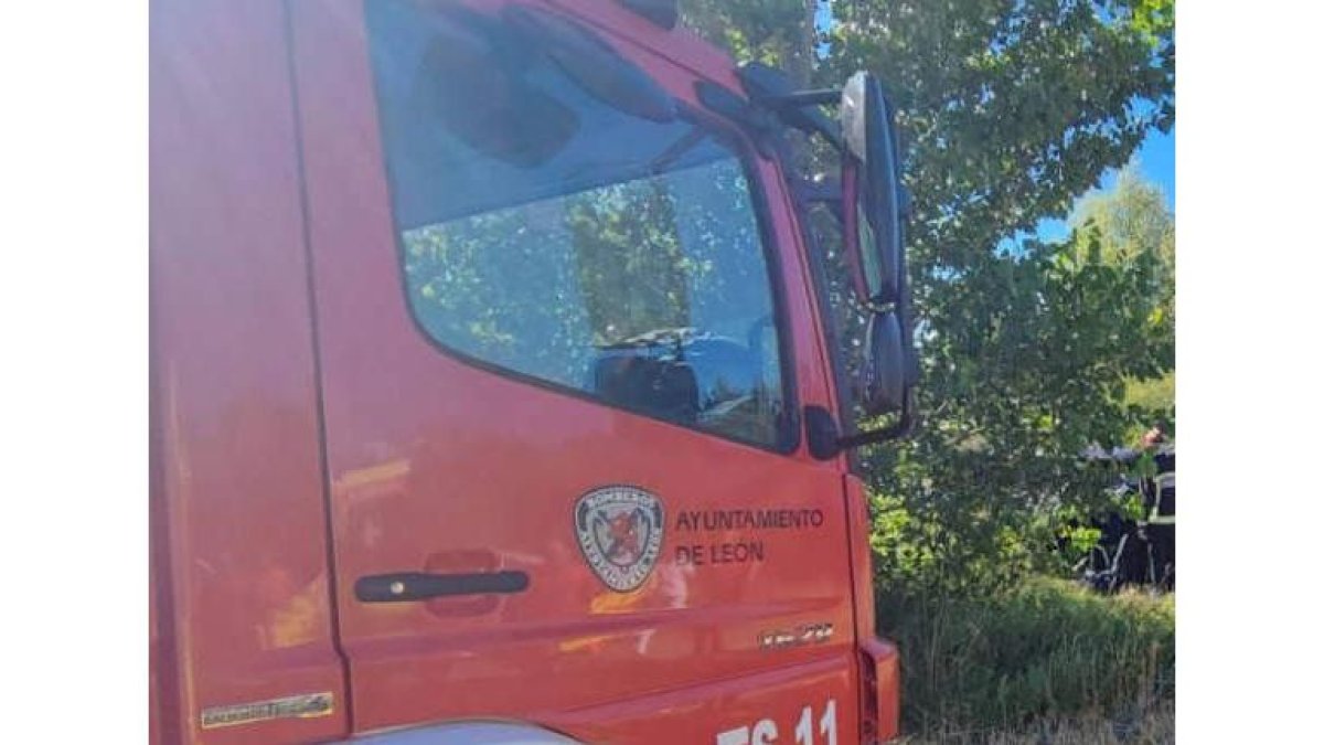Un vehículo de los Bomberos de León. DL
