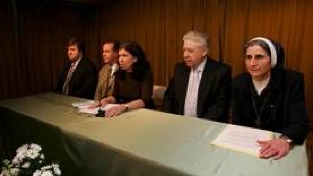 Los organizadores ayer en la presentación de las jornadas junto al concejal de Cultura -centro-