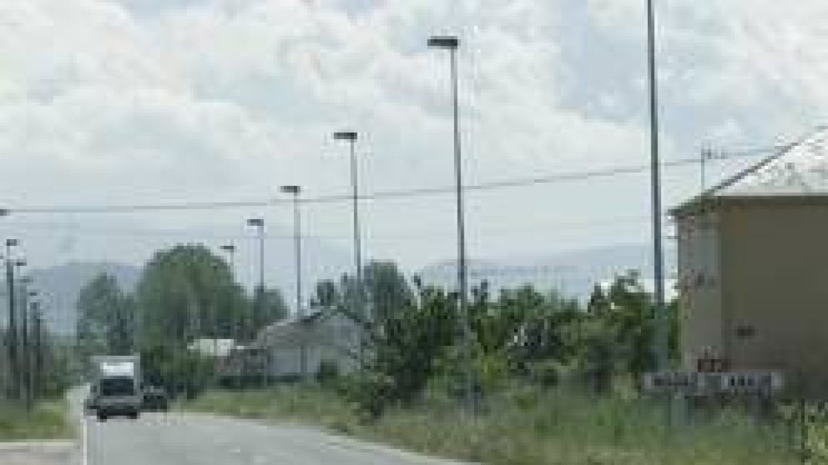 La travesía que recorre la localidad de Magaz de Abajo, donde la Sepes desarrollará suelo industrial