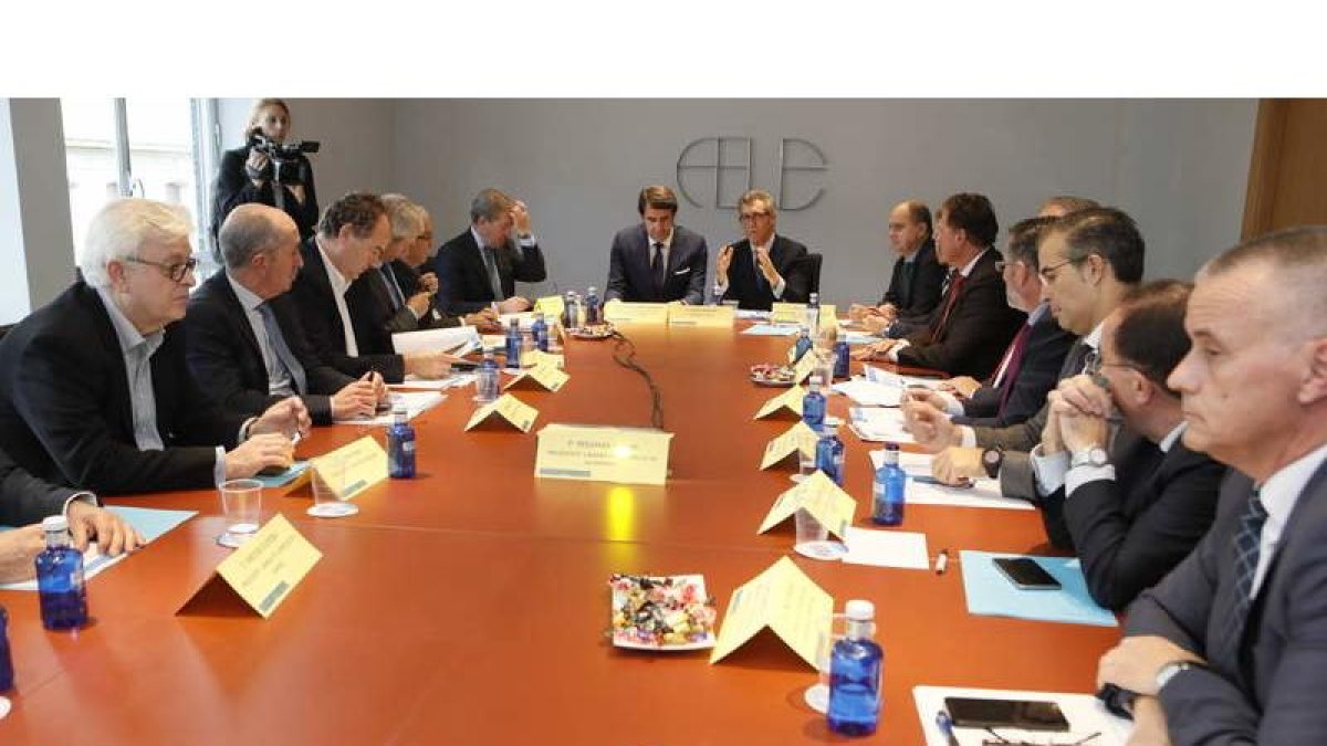 Representantes de las cámaras de comercio y empresariales del noroeste, ayer en la Fele. RAMIRO