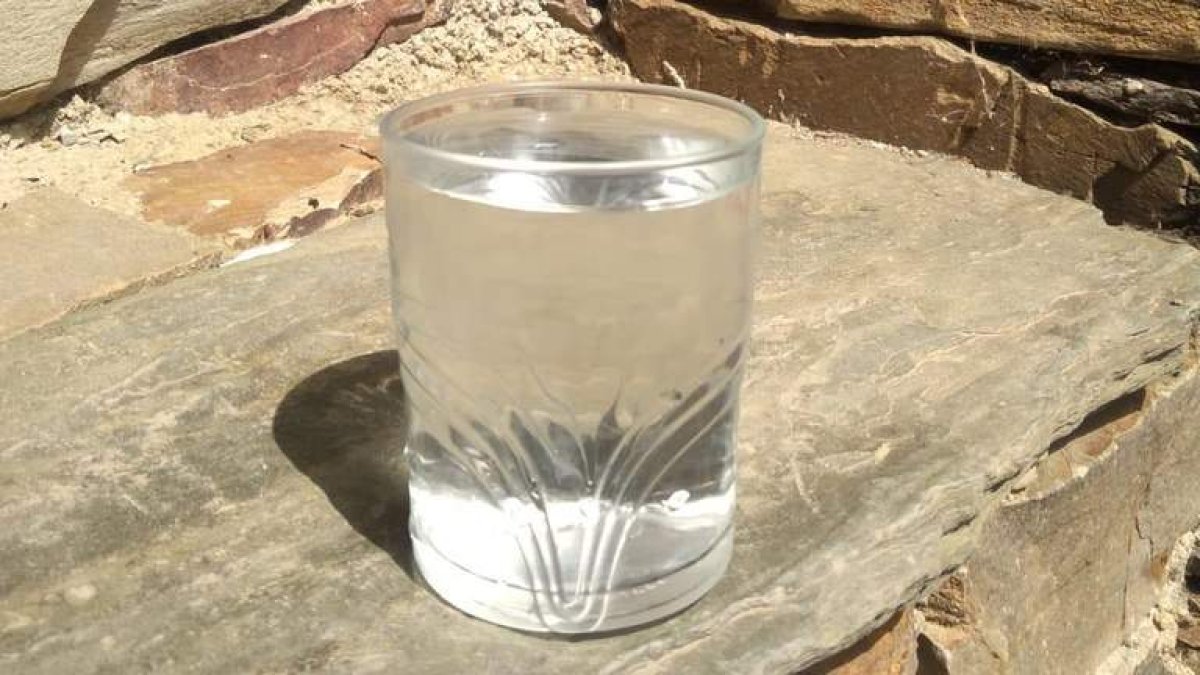 Imagen del agua de Espinoso, excelente según el Ayuntamiento. DL