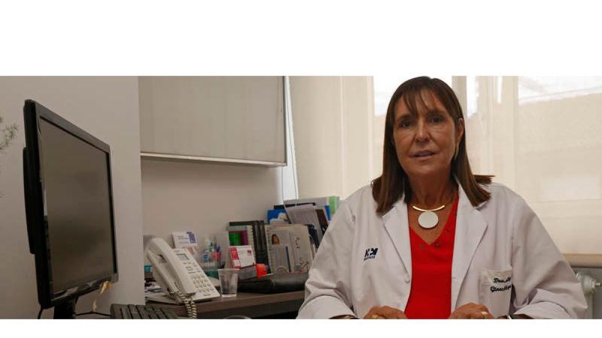 La doctora Marisa Alija, especialista en Obstetricia y Ginecología, en su despacho del Centro Ginecológico HM San Francisco. fernando otero