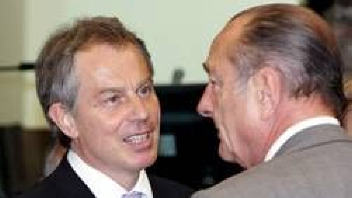 Las posturas encontradas del británico Blair y del francés Chirac centraron la cumbre europea