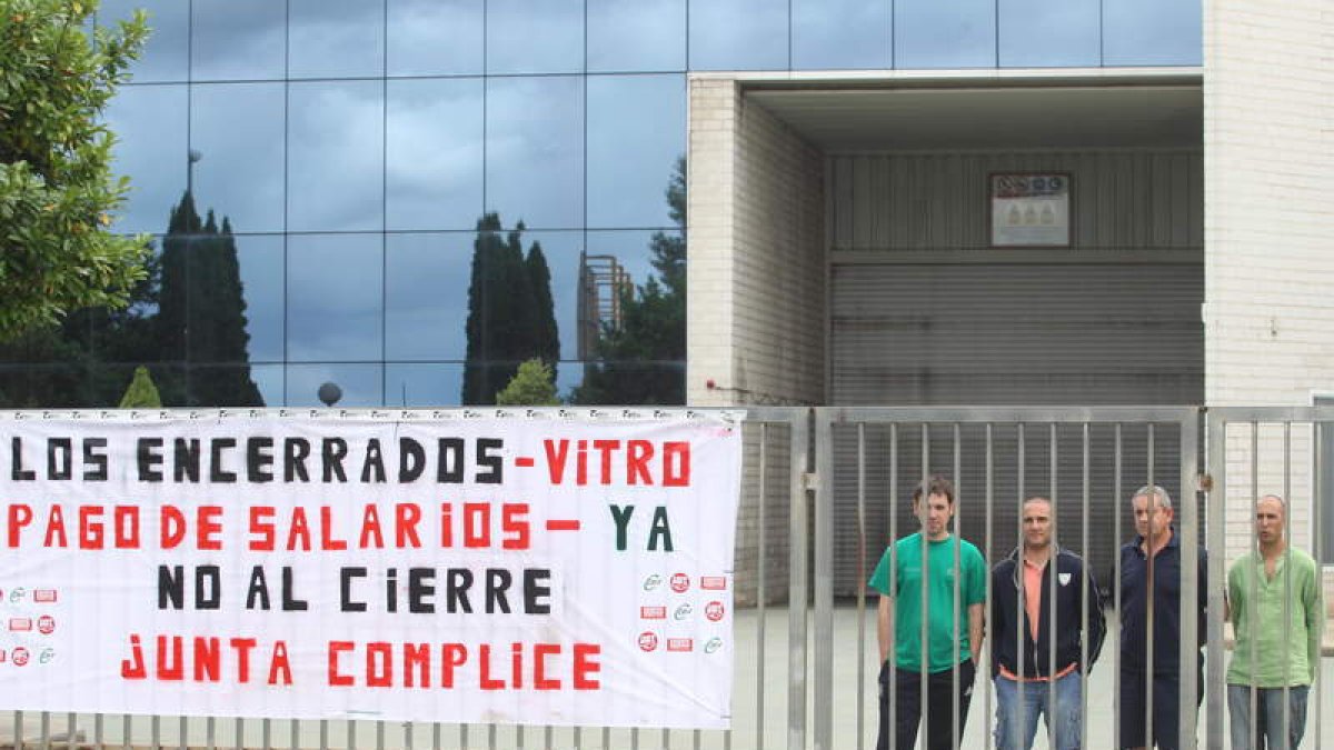 Los cuatro trabajadores encerrados en Vitro.