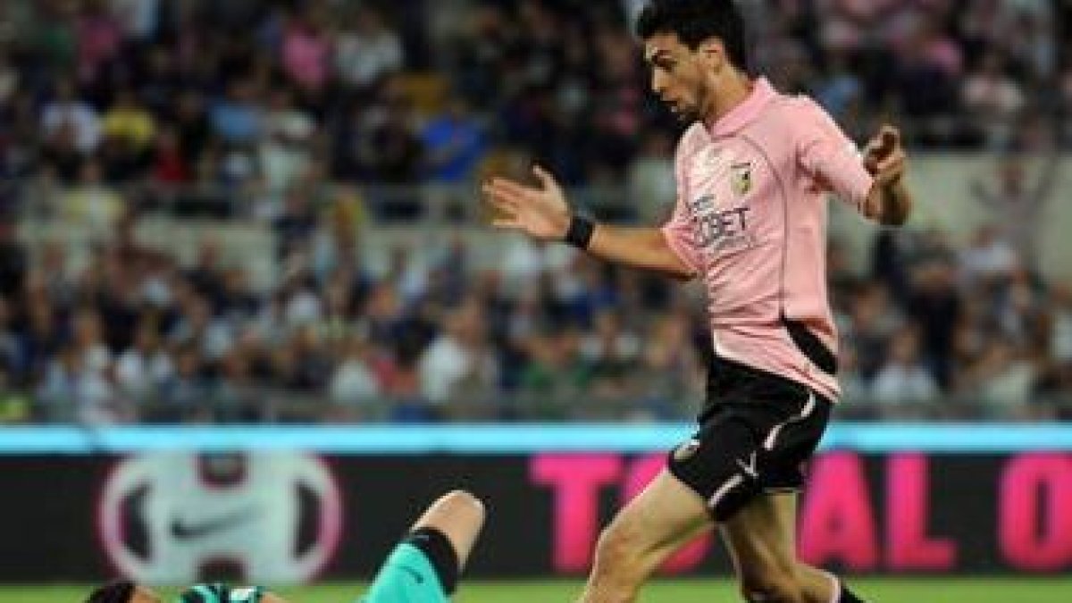 El delantero del Palermo prepara estos días la Copa América con su selección, Argentina.