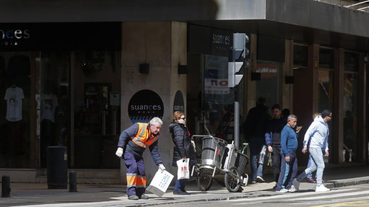 Trabajadores del servicio de limpieza de León. FERNANDO OTERO