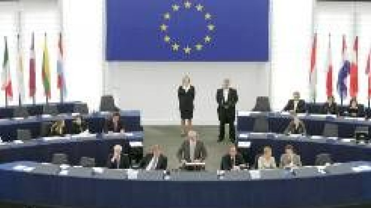 El programa tiene como objetivo fomentar la identidad europea y la cultura de debate parlamentario