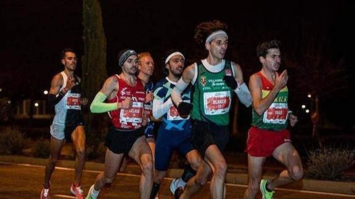 Blanco y Celada comandando el grupo perseguidor. SPORTMEDIA