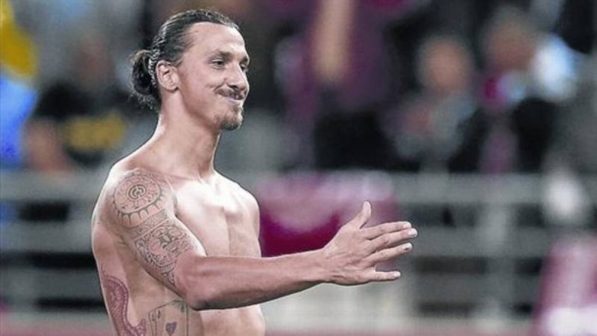 Ibra se lamenta tras empatar el PSG el primer partido de Liga.