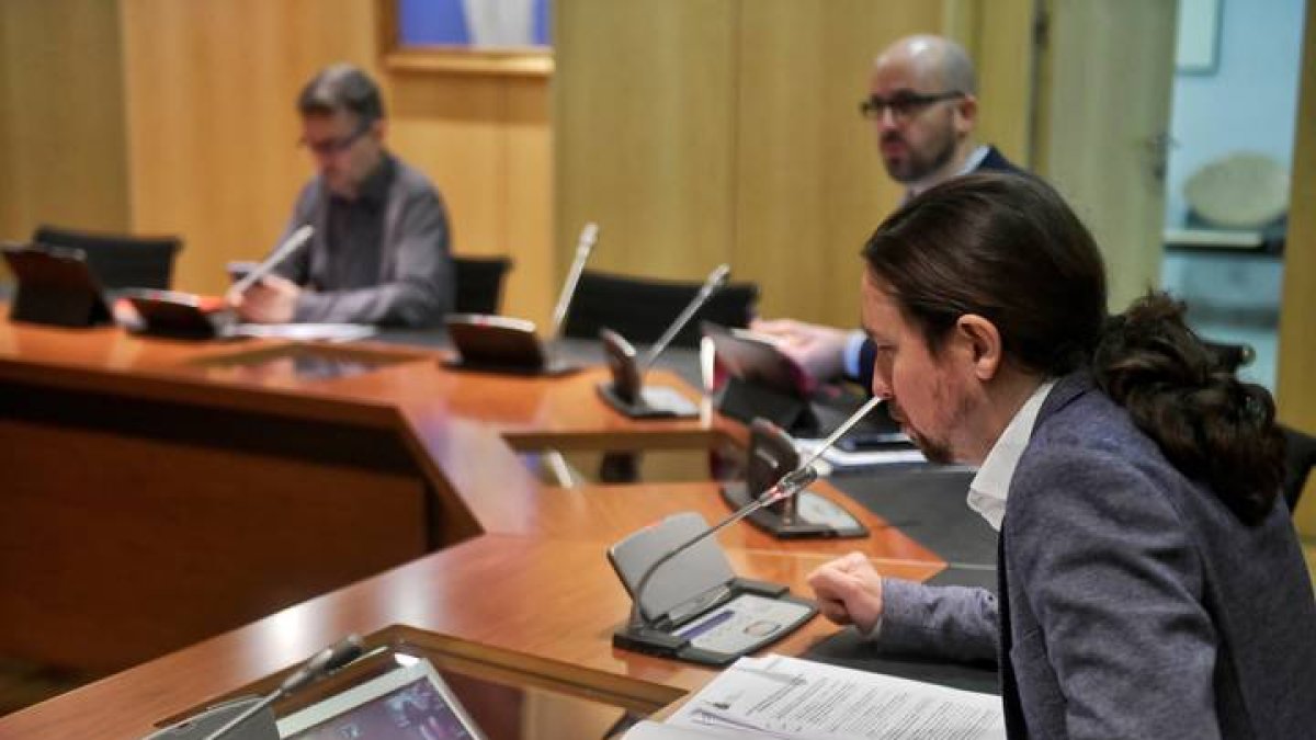 El vicepresidente de Derechos Sociales y para la Agenda 2030, Pablo Iglesias (d). DANI GAGO