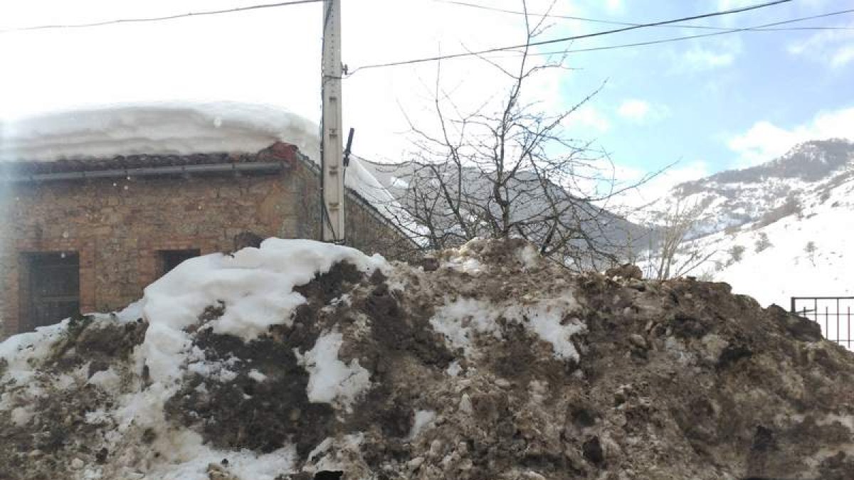 Los montones de nieve han despertado quejas.