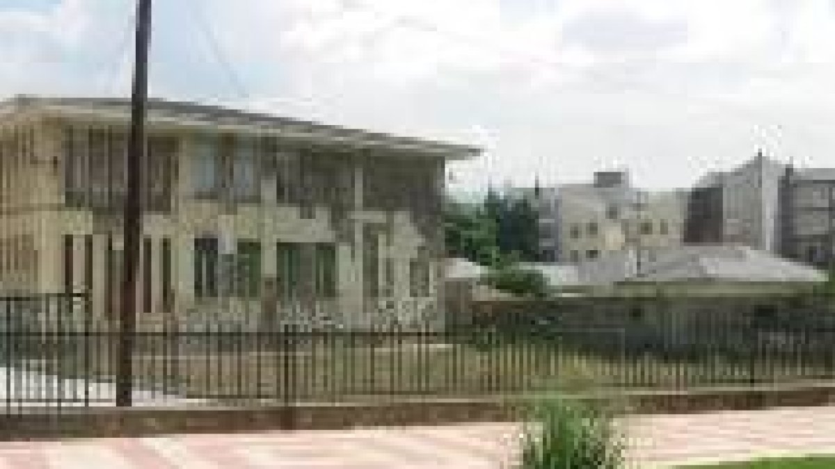 La actual biblioteca desaparecerá para crear un centro multicultural de unos 5.000 metros cuadrados