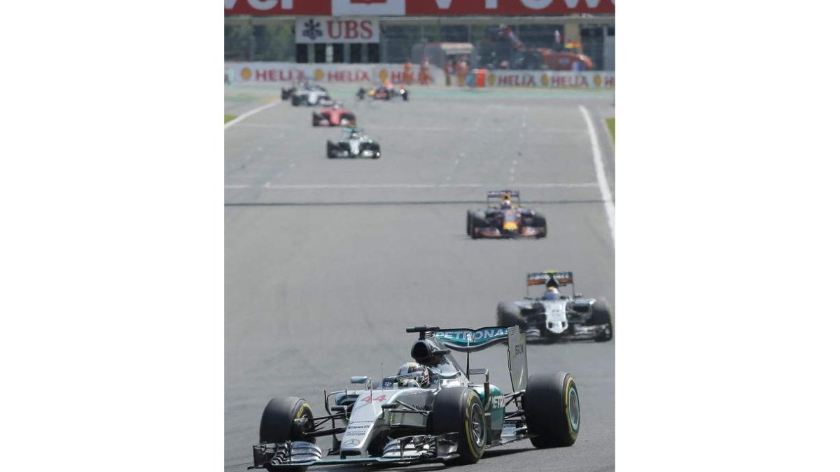 Hamilton consiguió otra victoria para afianzar el Mundial.
