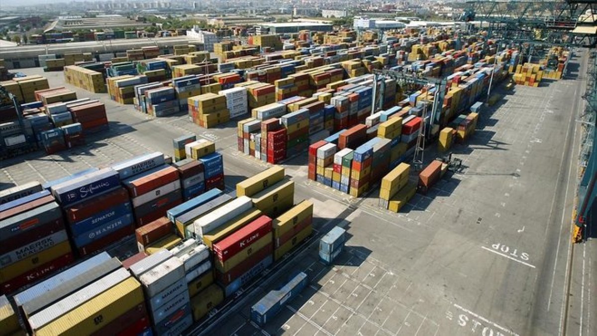 Contenedores con productos chinos.