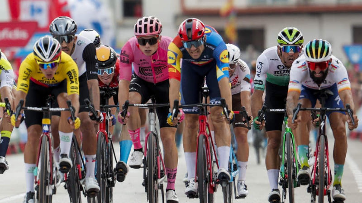 Soupe, a la derecha, en el sprint que le dio el triunfo. BRUQUE