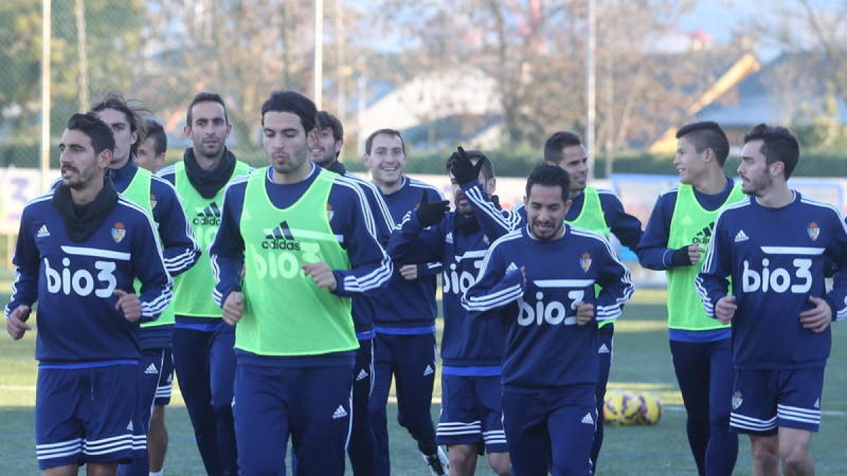 La Deportiva realiza hoy la última sesión de trabajo antes del choque de Alcorcón