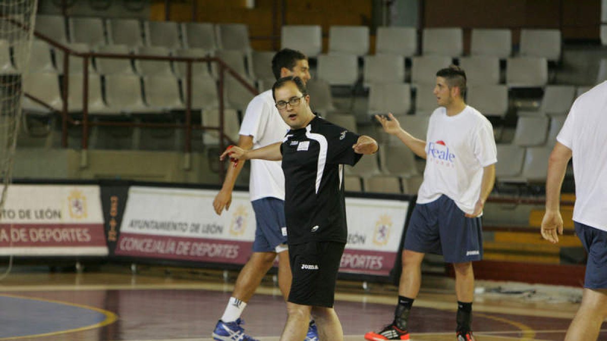 El técnico marista espera que el equipo asimile conceptos poco a poco.