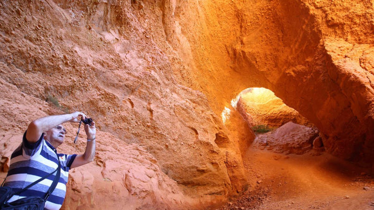 Visita guiada al paraje berciano de Las Médulas. CÉSAR SÁNCHEZ