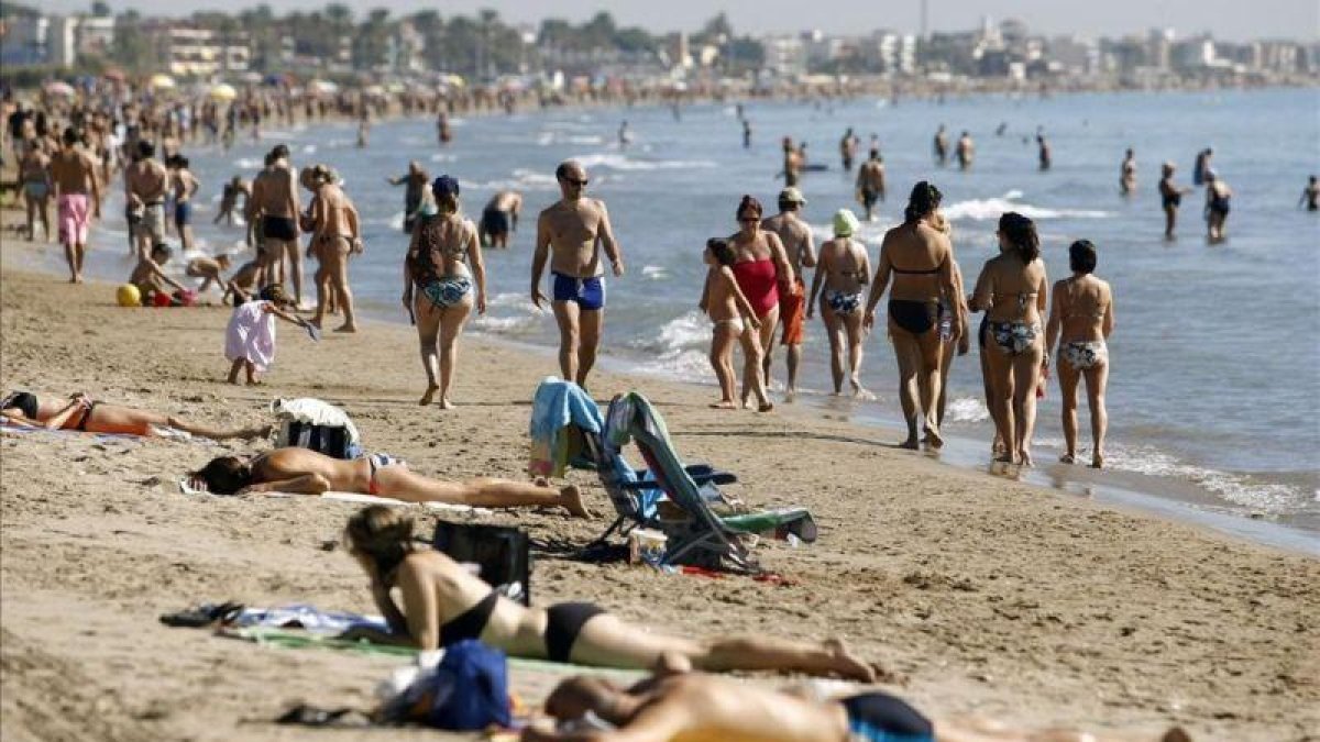 La playa de Les botigues de Sitges.