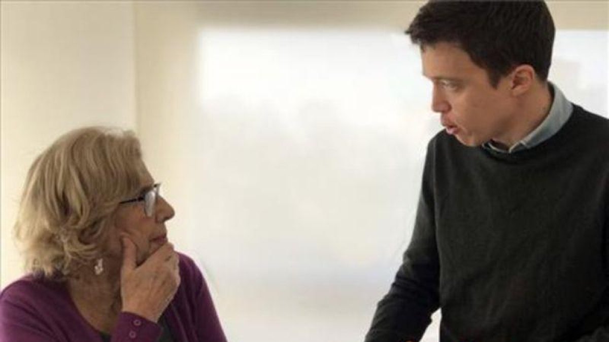 Manuela Carmena junto a Íñigo Errejón.