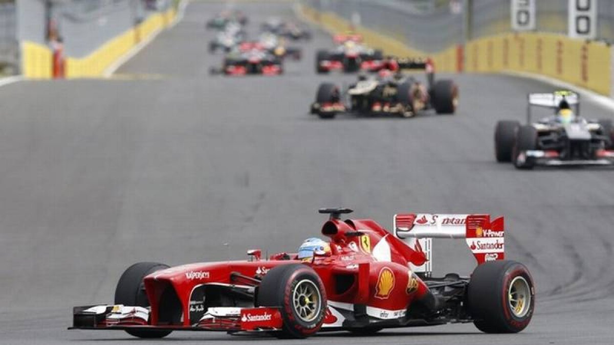 El piloto de Ferrari Fernando Alonso durante la carrera en el GP de Corea.