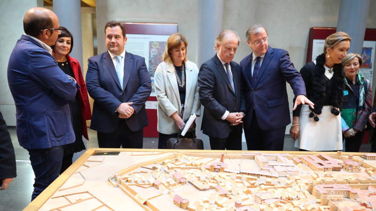 Las autoridades, en la inauguración del congreso. RAMIRO