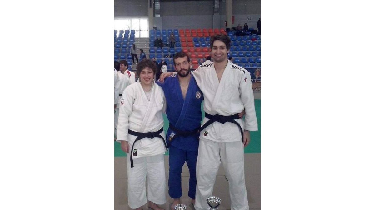 Melany, Álvaro y Alejandro, de izquierda a derecha.