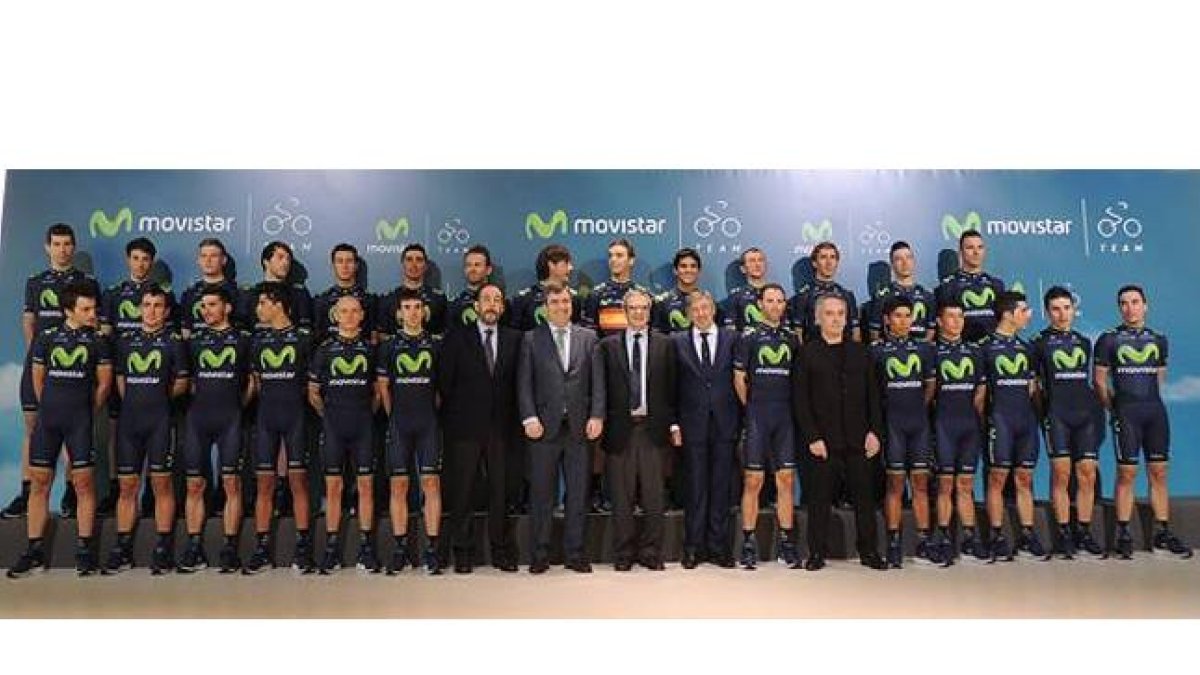 La plantilla del Movistar para el 2014, en la presentación en Valencia.