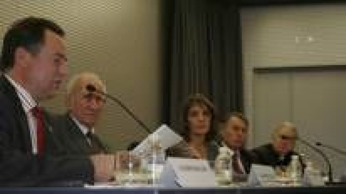 Valderas, en la presentación del libro de la Asociación de la Caridad