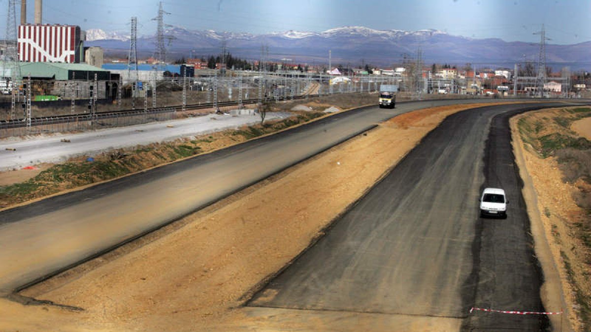 Imagen de archivo del estado de las obras del AVE a la entrada de la capital leonesa.