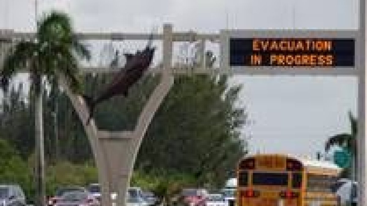 Los cayos de Florida y las zonas adyacentes fueron ayer evacuados