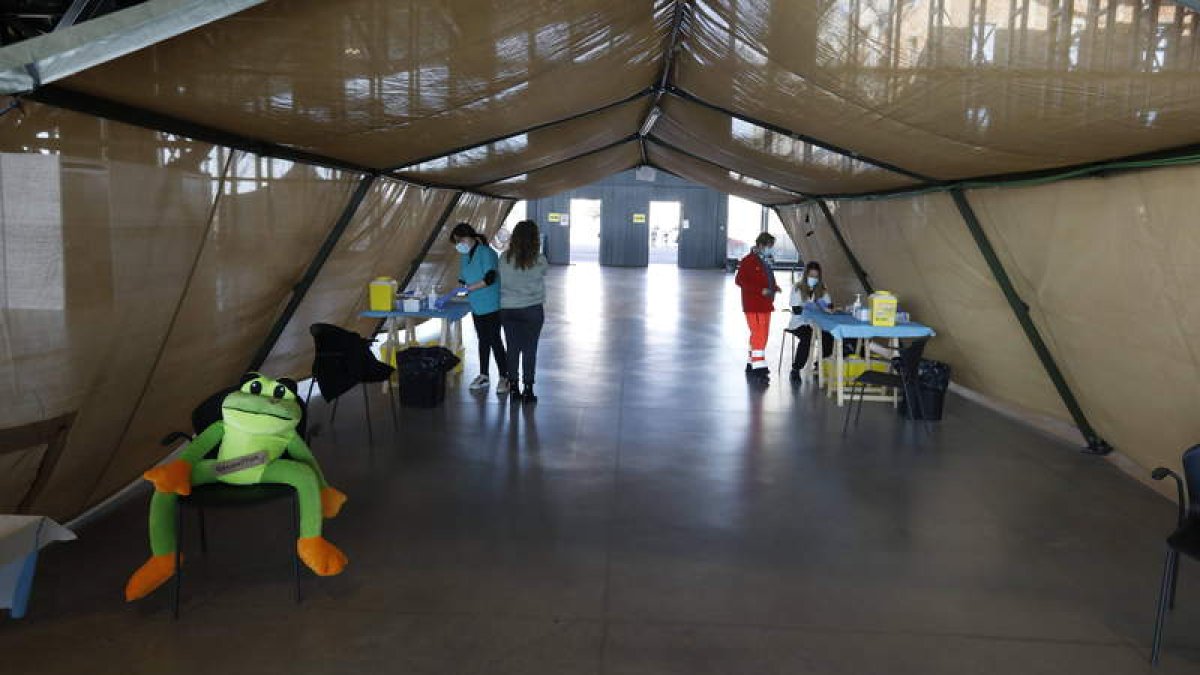 Vacunación el lunes en el Palacio de Exposiciones. MARCIANO PÉREZ