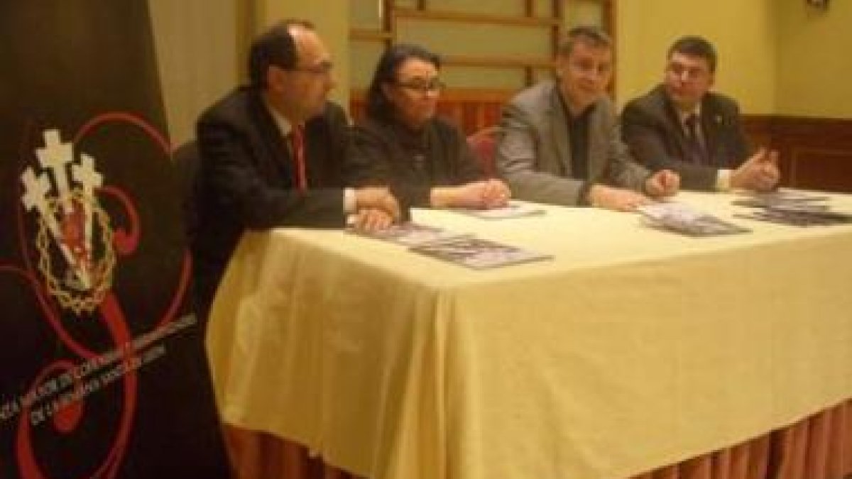 Marcelino García, Maite Martínez, Javier García Argüello y José Antonio Fresno, en el acto.
