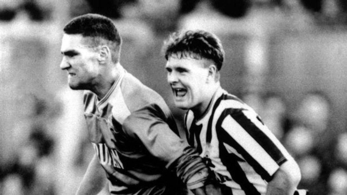 Vinnie Jones, inmisericorde con Paul Gascoigne.