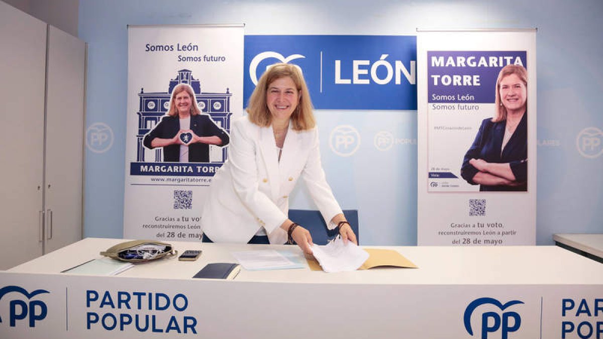 Torre, en rueda de prensa ayer en la sede del PP. DL