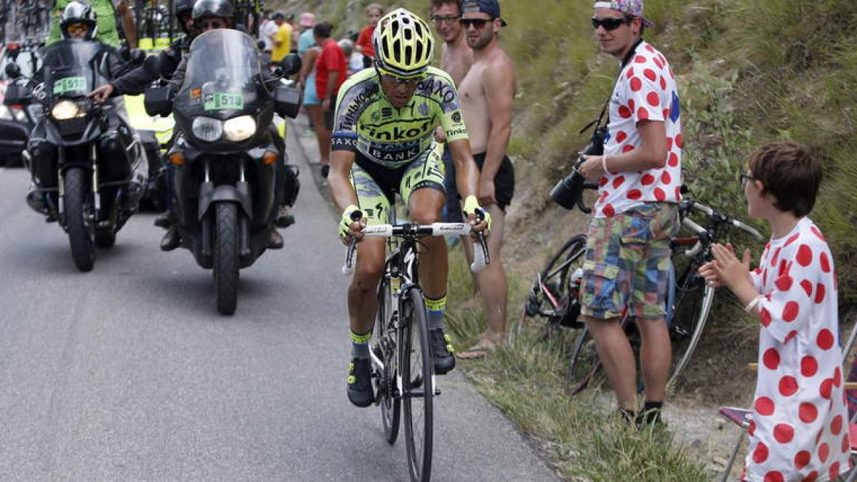 Alberto Contador sufrió en la etapa de ayer.
