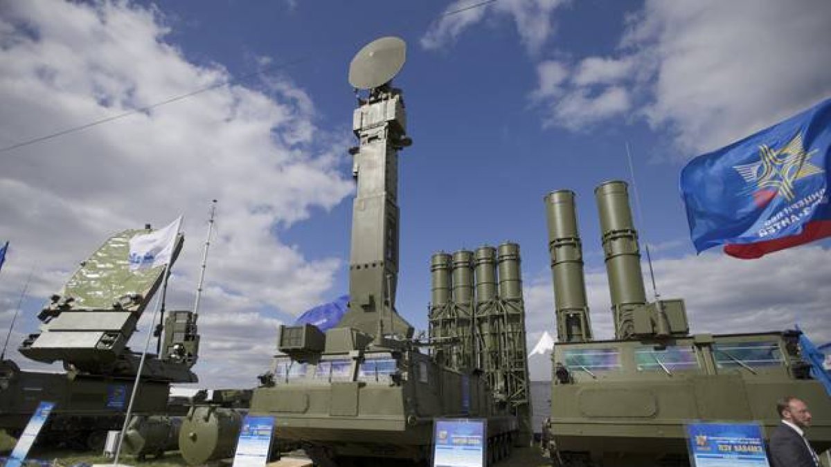 Sistema de misiles avanzado S-300.