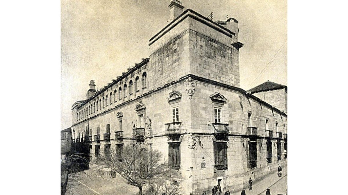 Obras de ampliación del Palacio con fachada hacia el Cid.
