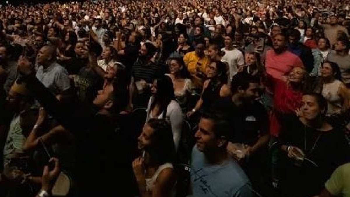 Asistentes a un concierto. RAYNER PEÑA