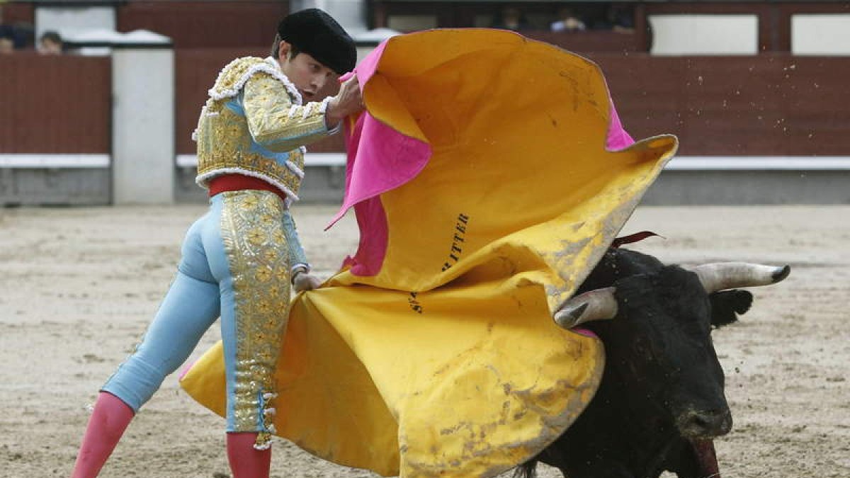 El colombiano Sebastián Ritter, con el primero de su lote.