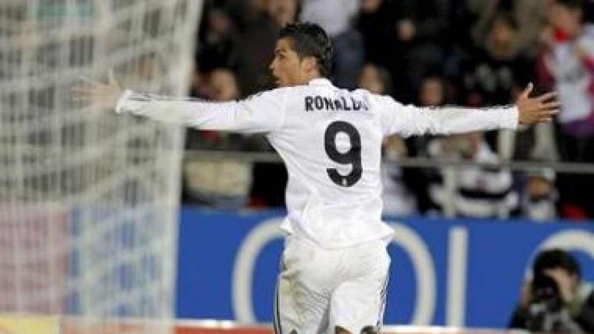 El punta portugués del Real Madrid, Cristiano Ronaldo, fue el protagonista con tres goles.